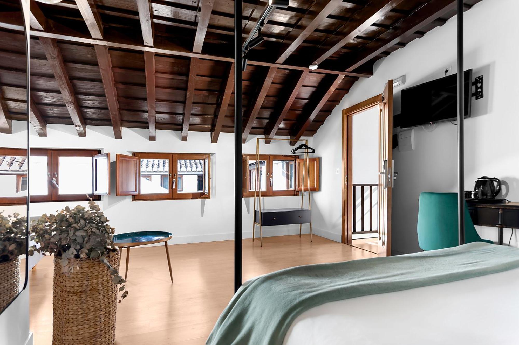 Hotel Mercader De Sedas