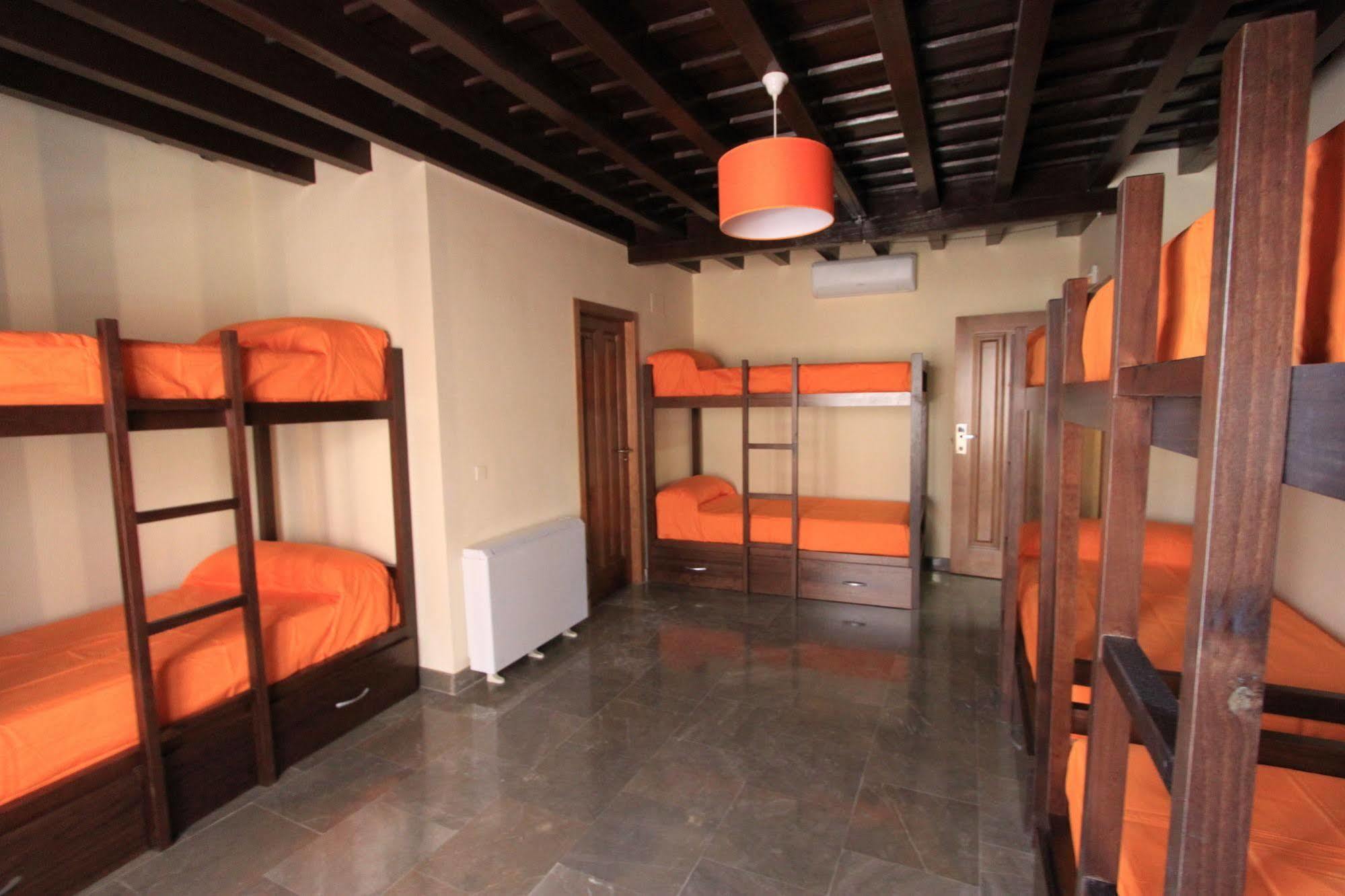 Hotel Mercader De Sedas 3*