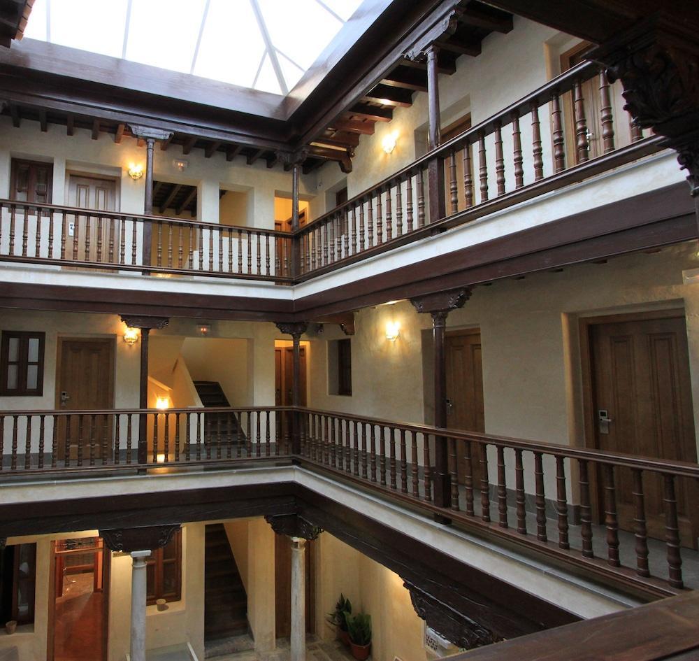 Mercader De Sedas Hotel Granada
