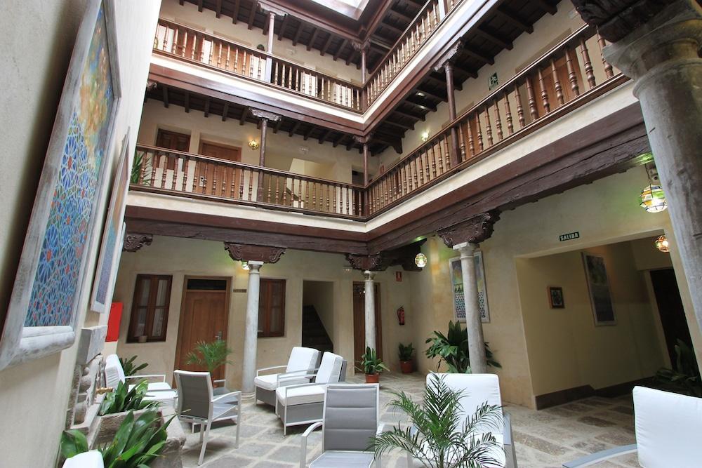 Hotel Mercader De Sedas